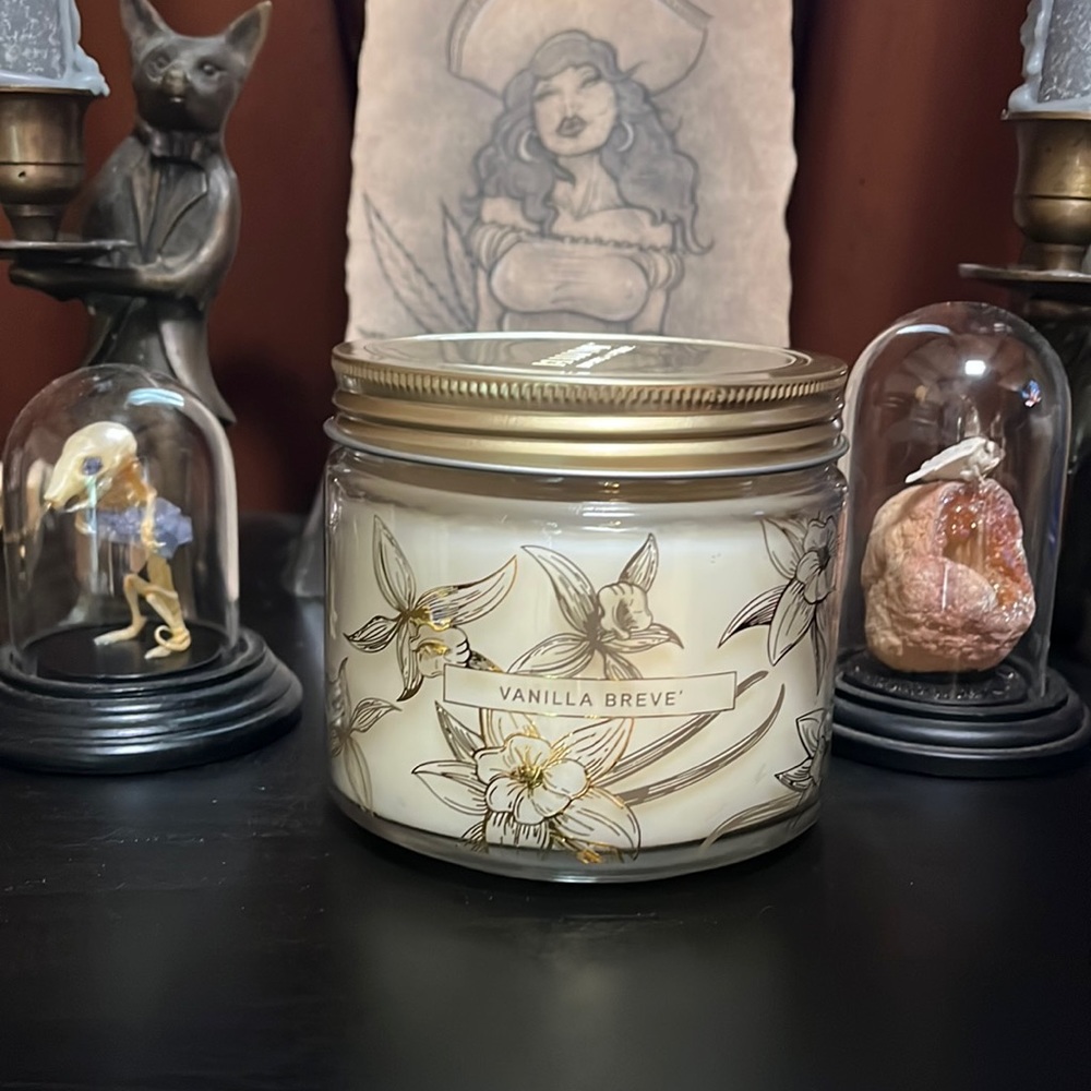 Bellevue Vanilla Breve double wick candle